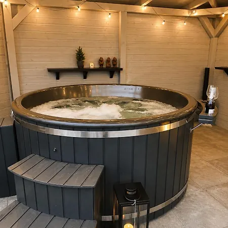 Feriehus Caloroczny Z Balia 150 M Jezioro, 5 Km Plaza Debki Lubkowo